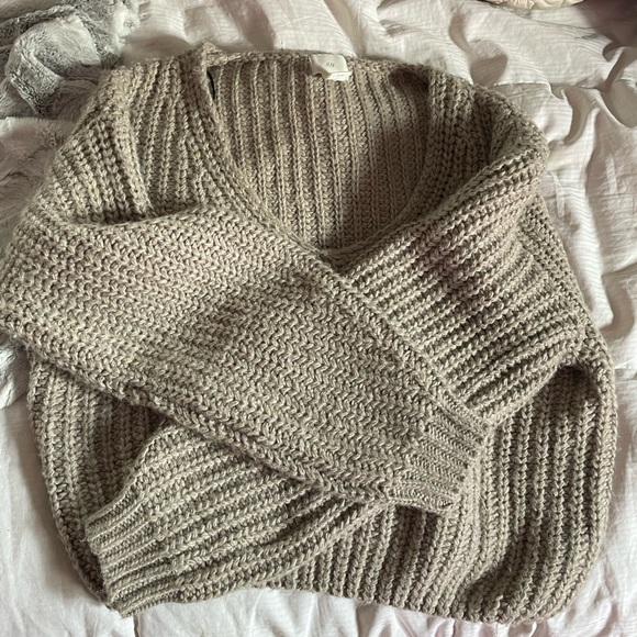 H&M knit - Picture 1 of 3